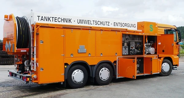 Samochody do czyszczenia zbiorników przystosowane do transportu substancji niebezpiecznych